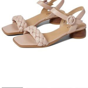 Vaneli Kalee Sandals